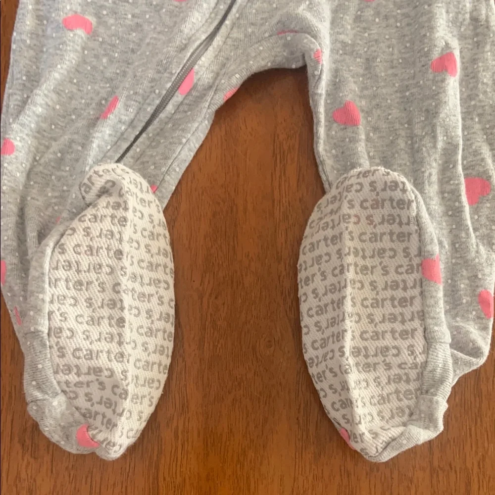 🍓3/$10 Carter's Gray and Pink Footies One Piece size 18m - Picture 3 of 7